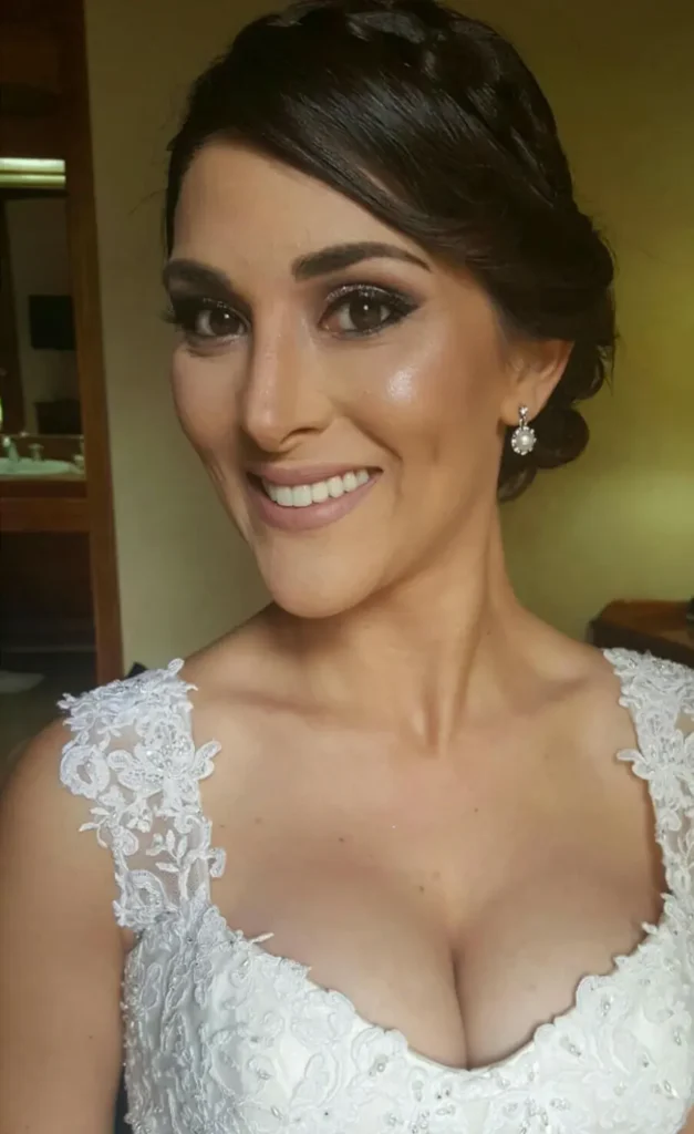 foto de la novia después del maquillaje en Cádiz